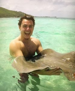 hugo bora bora